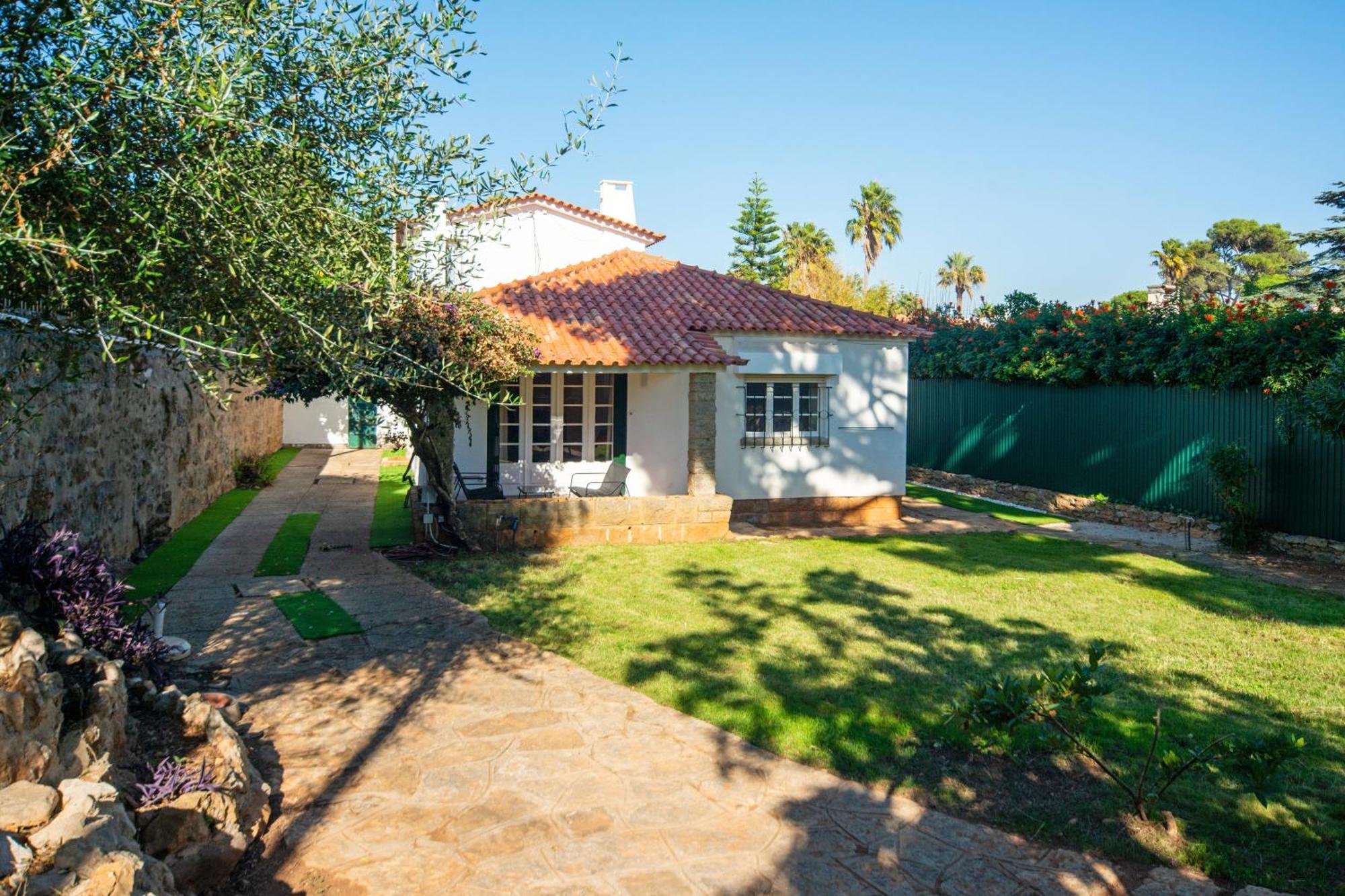 4-Bedroom House In Cascais, Near Guincho Beach Exteriör bild